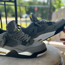 Jordan 4 Retro 