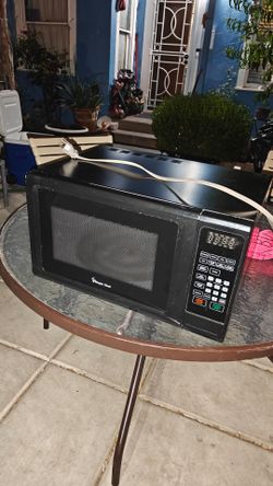 Magic Chef MCM1110B countertop microwave