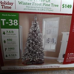 FREE Christmas Tree