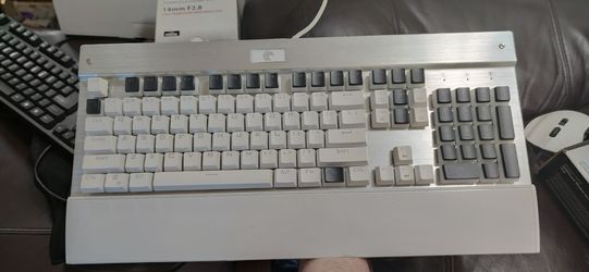 E-Element RGB cherry Mx Blue keyboard.