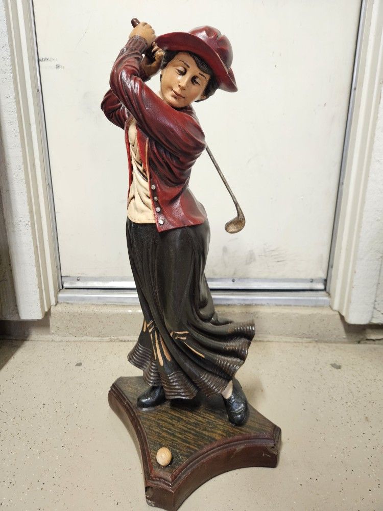 Lady Golfer Statue, Wildon Home