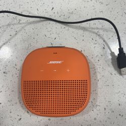SoundLink Bright Orange Portable Speaker System for Sale Halndle Bch, FL - OfferUp