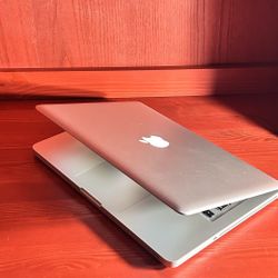Apple MacBook Pro 13” I5 256GB SSD 8GB RAM macOS 15.1 Sequoia $140