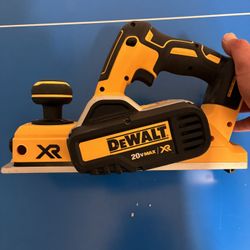 DEWALT DCP580 Planer