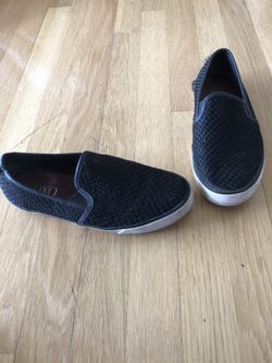 Women’s flat shoes size 7.5