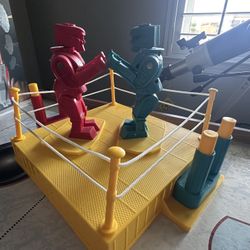 Rock 'Em Sock 'Em Robots