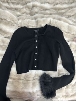 Long Sleeve W Furry Cuffs