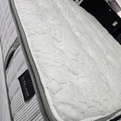 King Sizes Mattress And Box Spring 