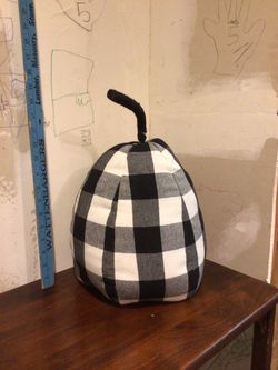 🍁 Buffalo Check Pumpkin 🌟 Weighted Base 🌟 Like New 🍁Great For The Holidays 🍁