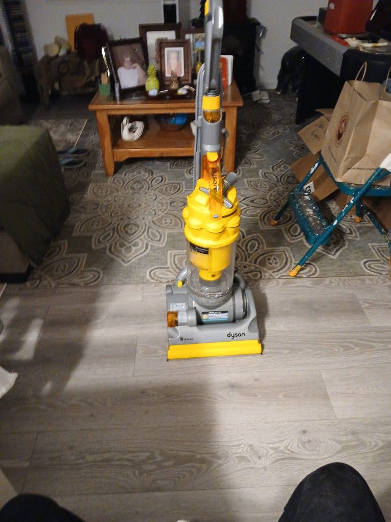 Dyson Vacuum DC 14 ALL FLOORS