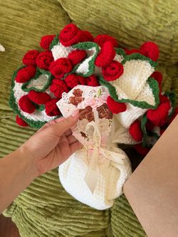 Handcrafted Crochet Rose Shawl & Table Runner – 2-in-1 Elegance 🌹✨