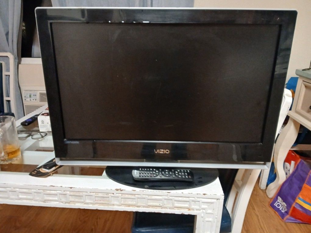 2022 VISIO 42 Inch Smart TV