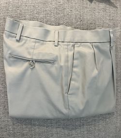Men's Dockers Khakis pleated pants 34x32