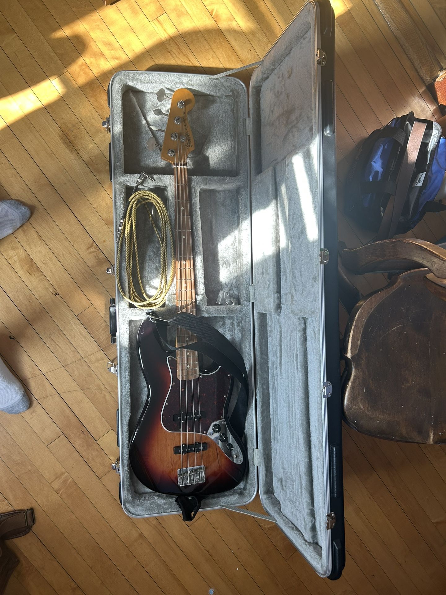 Fender Jazz Bass $700 With Hard Shell Case