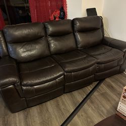 Vercelli Leather Power Reclining Sofa USB Charges