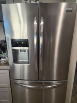 Frigidaire Stainless Steel French Door Refrigerator