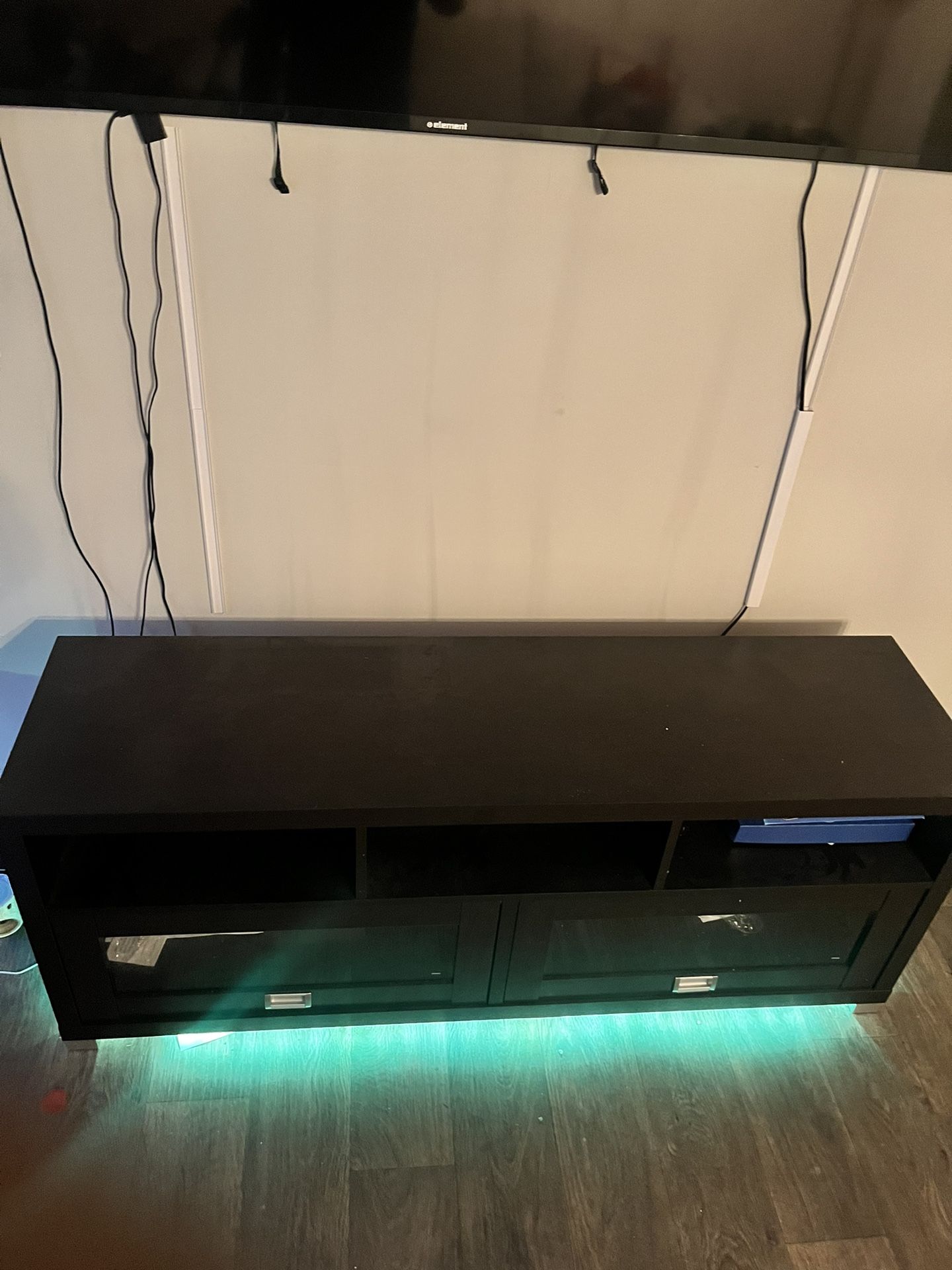 Tv Stand (can Hold Up To 70inch Tv)