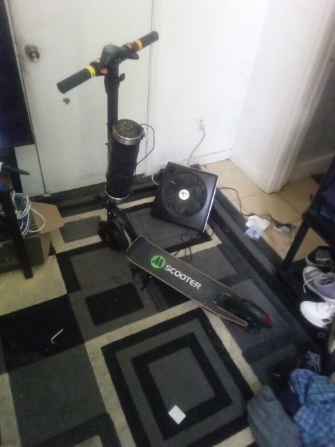 Mega Wheels Escooter For Adults Brand New Still Only Used For A Week Comes With Bluetooth Speaker And Charger $175