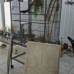 Jaula Negra Para Aves En Exelentes Condiciones. 