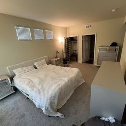Bedroom Set. Cal King Bed, 2 nightstands and 2 dressers. Read description please and thank you.