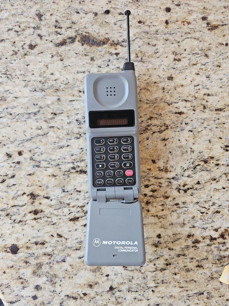 Vintage 70' Motorola Cellphone
