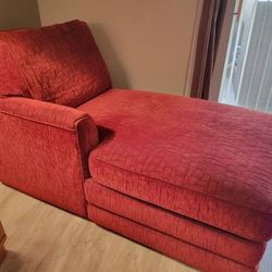 Chaise / Lounge Chair 