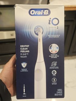 Oral-B iO Series 2 Rechargeable Electric Powered Toothbrush Starter Kit BRAND NEW!