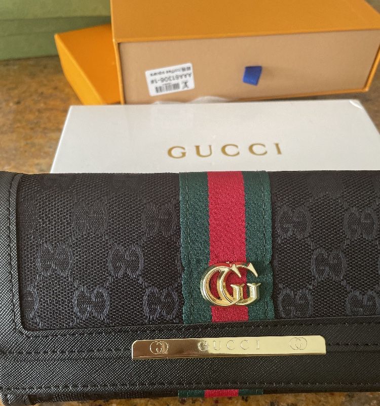 Gucci wallet 50.00