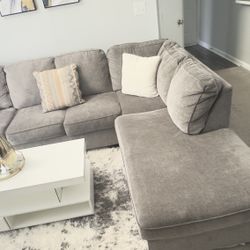 Gray L-Shaped Sectional Sofa with Chaise – Excellent Condition