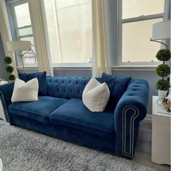 Tufted Couches In Stock 