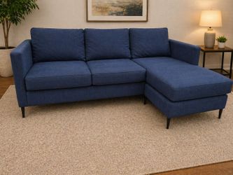 Dania sectional Couch With