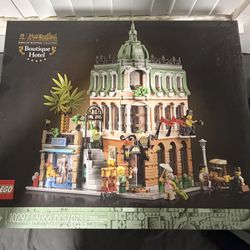 Lego Modular Boutique Hotel NIB RETIRED SET