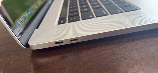 APPLE MACBOOK PRO 16” TOUCHBAR 6 CORE i7 16GB RAM 500GB SSD