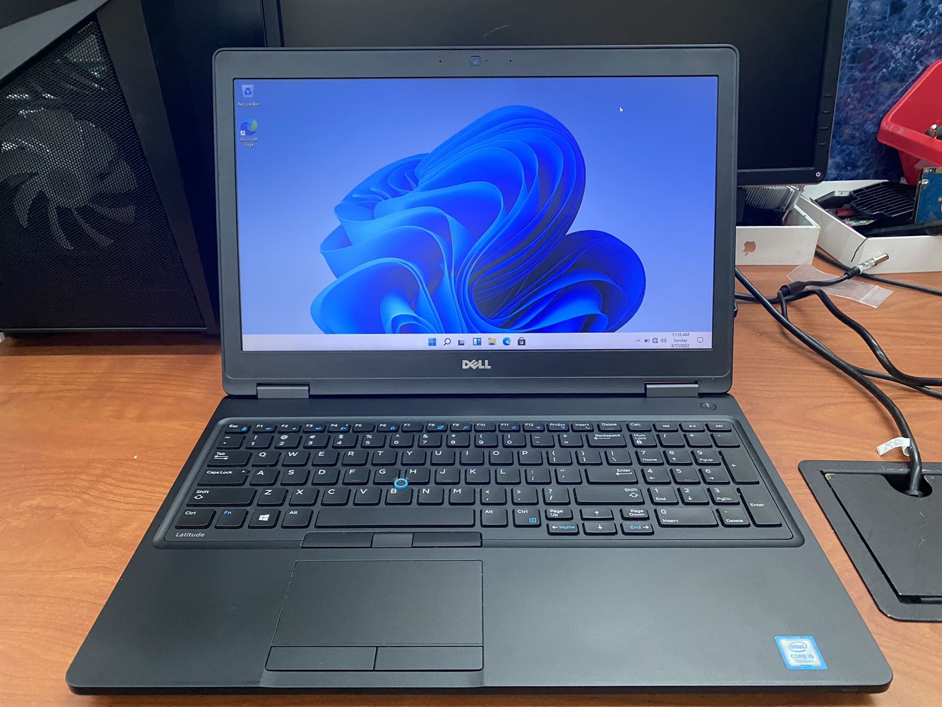 Dell Latitude 5580, 7th Gen Core i5, 8gb ram, 250gb M.2 SSD, Windows 11 Pro, AC Adapter very fast and reliable laptop. Price is $355 can be shipped f