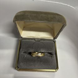 Women’s Gold Band With Diamonds
