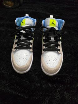 Air Jordan 1 Mid SE size 3Y