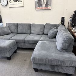New 99x66 sectional couch / free delivery