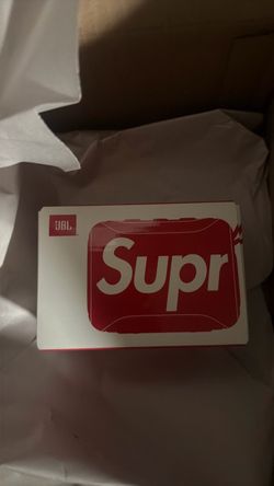 Supreme JBL Go 5 Speaker ***NO TRADES***