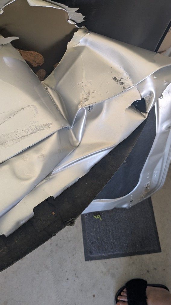 DAMAGED 2016 CHEVY IMPALA HOOD (FOR PARTS OR METAL)
