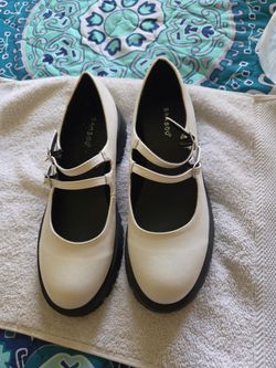 Ladies shoes