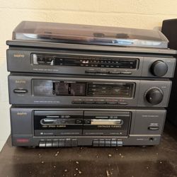 Sanyo Speakers And Record Players 