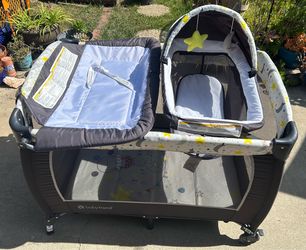 Baby Trend portable crib or play yard