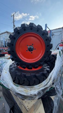 New Solid Tiers for Bobcat S70
