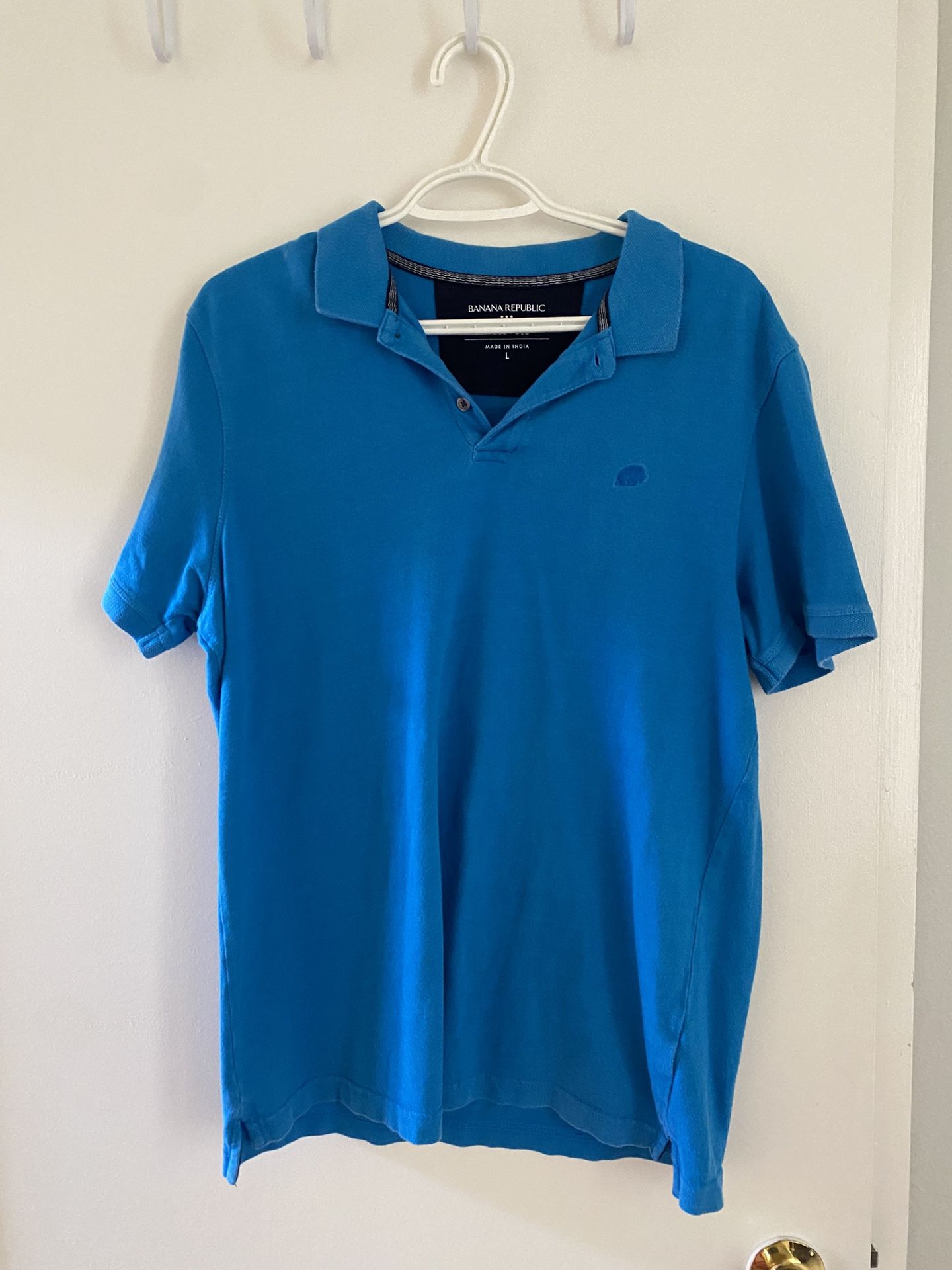 Banana Republic Men’s Blue Polo Shirt With Pocket - Size Large - Used Great Condition