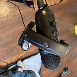 Blue Yeti Mic & Studio Headphones