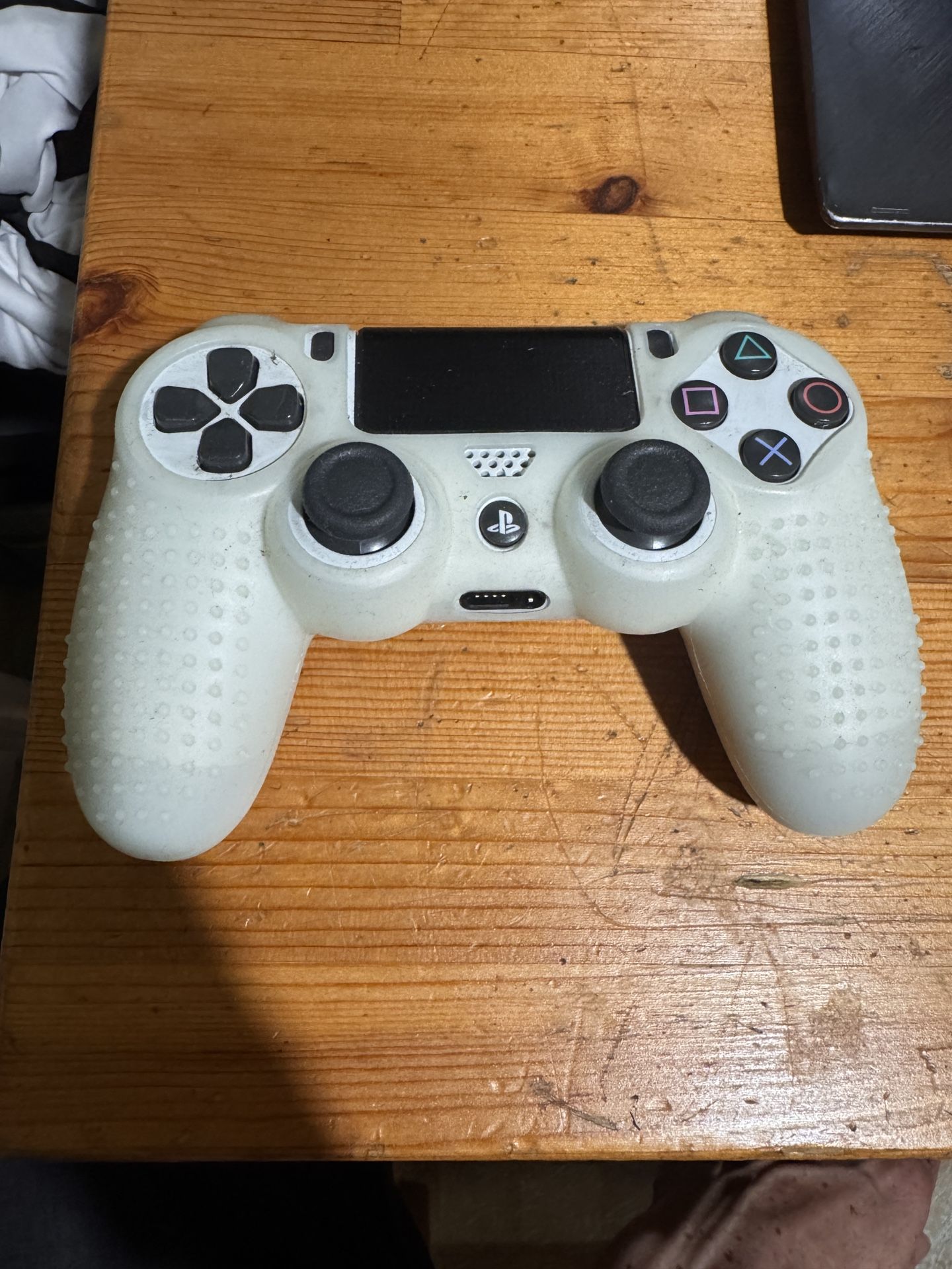 PS4 Controller