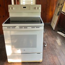 GE Electric Stove