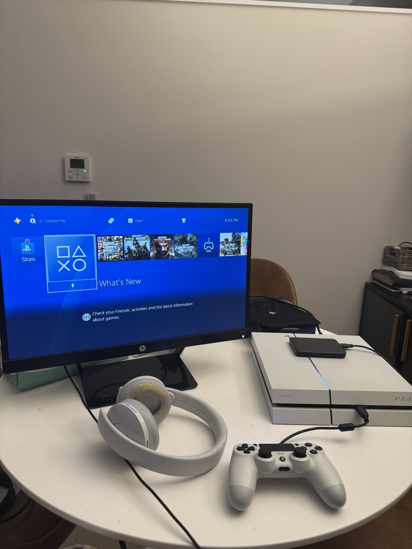 PS4 + 4 Controllers + Headset + 18 Games + External SSD 