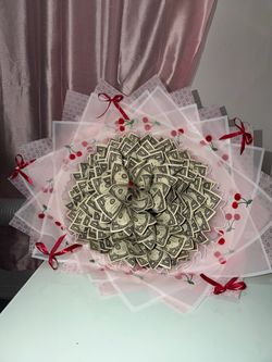 $75 Money Bouquet — $150  Ramo de Billetes