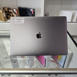 Macbook Pro 2018 15in I9/32gb/1TB 